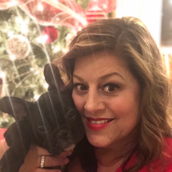 Meet your Posher, Jennifer - Picture 2 of 4